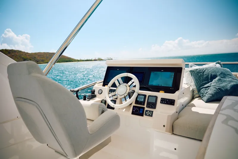 Slide: The Image of Azimut 50 Fly 2024 - 8045769