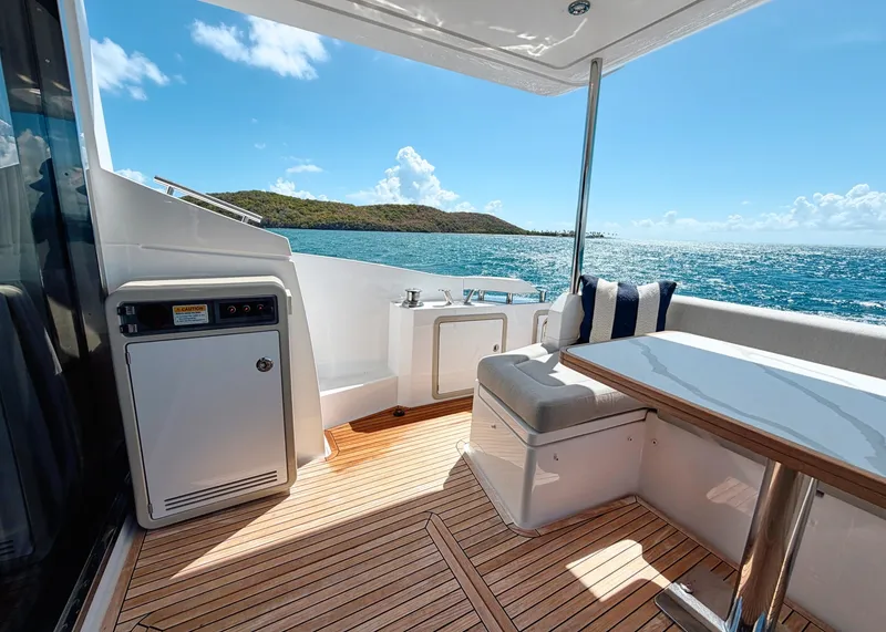 Slide: The Image of Azimut 50 Fly 2024 - 8045770