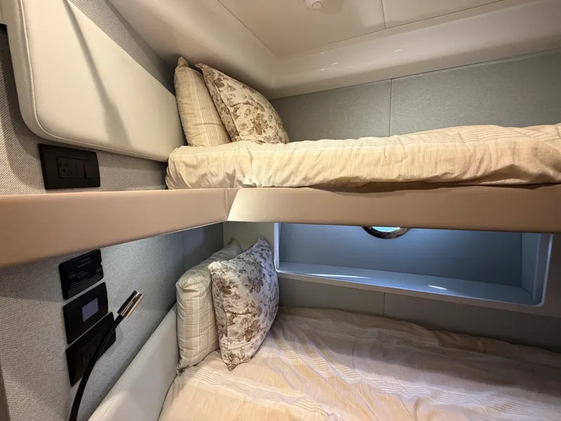 Slide: The Image of Azimut 50 Fly 2024 - 8045779