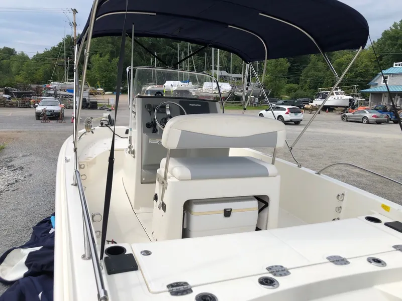 Slide: The Image of Boston Whaler 210 Dauntless 2015 - 7531229