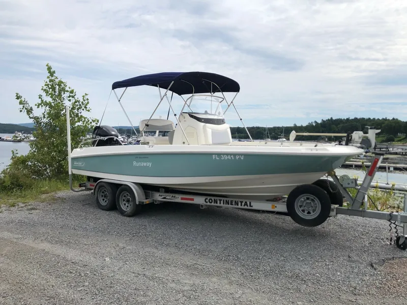 Slide: The Image of Boston Whaler 210 Dauntless 2015 - 7531222