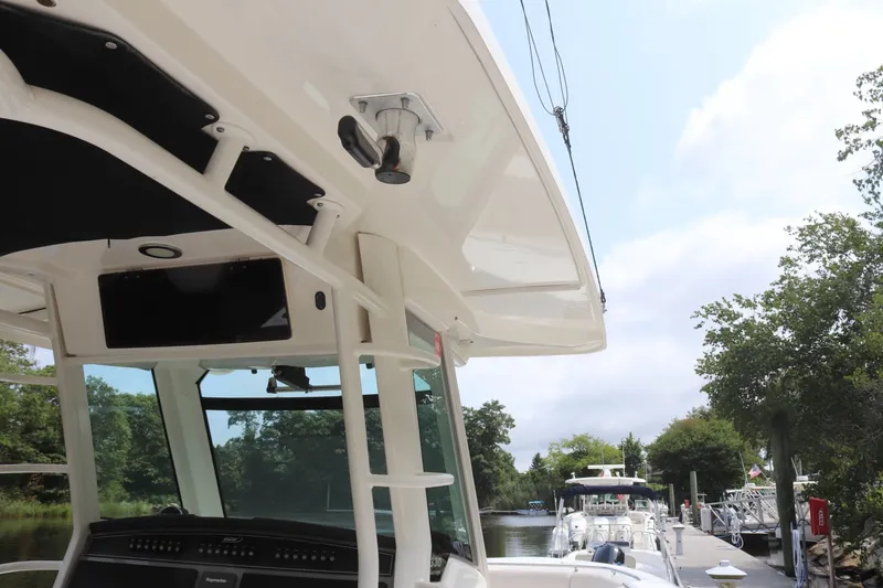 Slide: The Image of Boston Whaler Outrage 2013 - 7531380