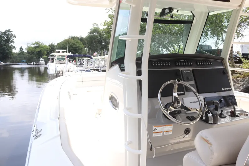 Slide: The Image of Boston Whaler Outrage 2013 - 7531378