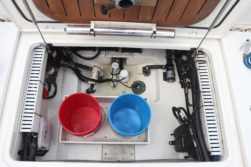 Slide: The Image of Boston Whaler Outrage 2013 - 7531390