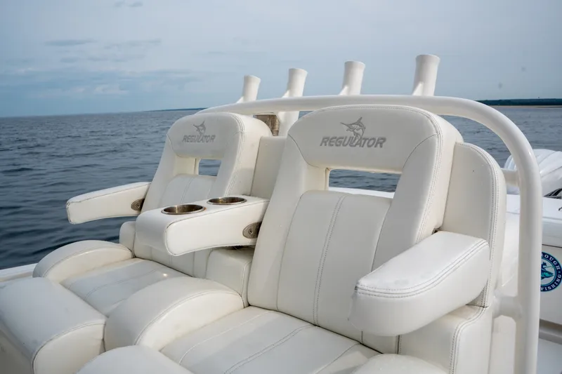 Slide: The Image of Regulator Marine 34 2021 - 7531602