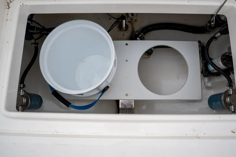 Slide: The Image of Regulator Marine 34 2021 - 7531581