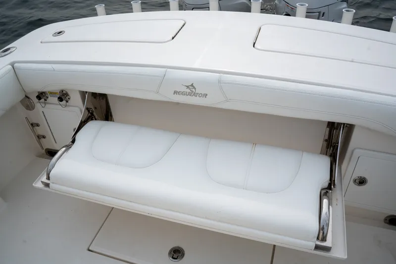Slide: The Image of Regulator Marine 34 2021 - 7531599