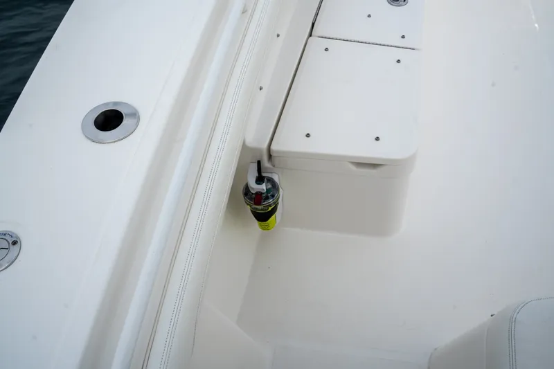 Slide: The Image of Regulator Marine 34 2021 - 7531608