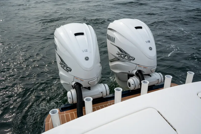 Slide: The Image of Regulator Marine 34 2021 - 7531589