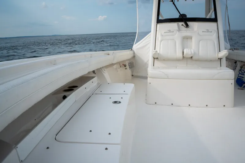 Slide: The Image of Regulator Marine 34 2021 - 7531603