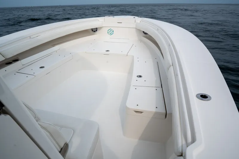 Slide: The Image of Regulator Marine 34 2021 - 7531600