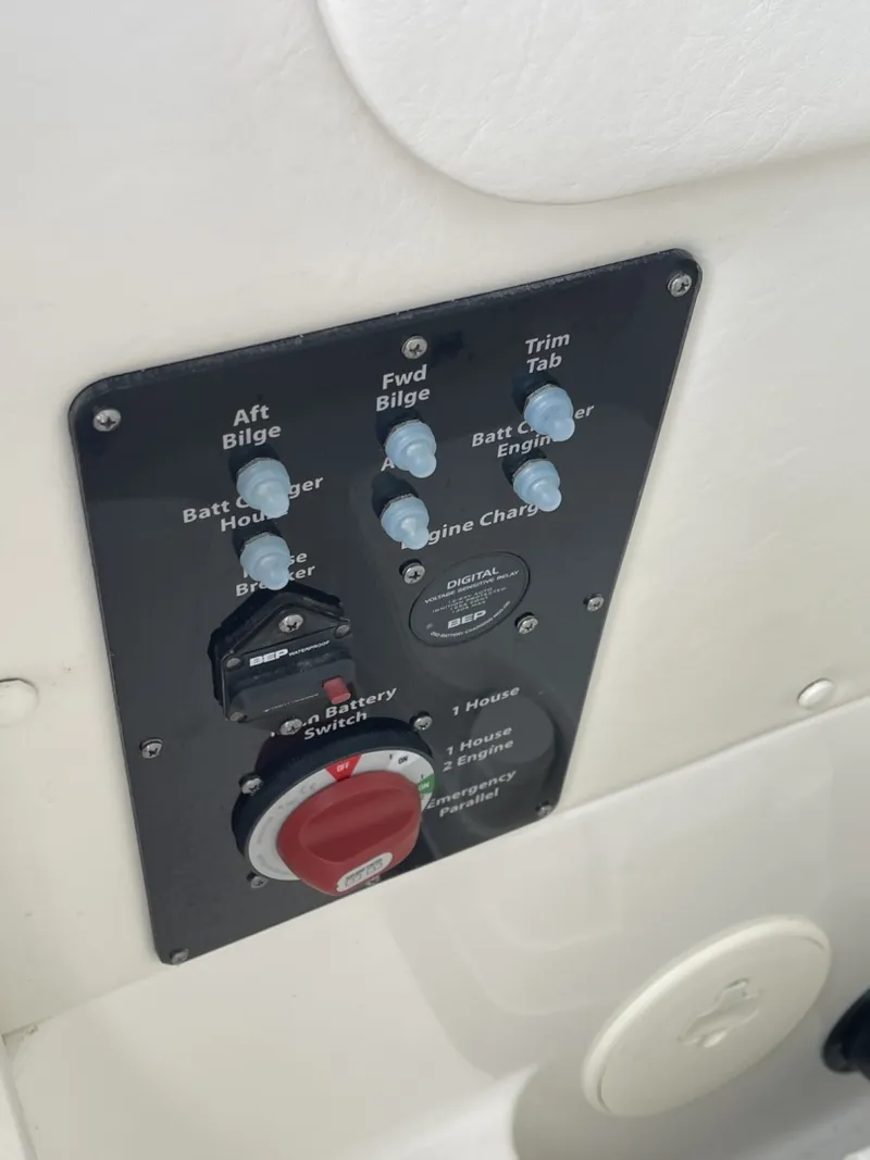Slide: The Image of Century 2200 Center Console 2020 - 7531809