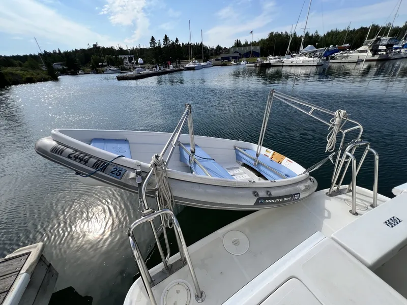 Slide: The Image of Mainship 390 2001 - 7532403