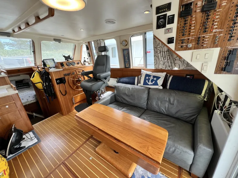 Slide: The Image of Mainship 390 2001 - 7532341