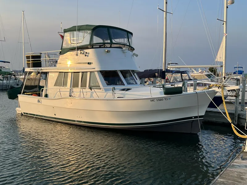 The Image of Mainship 390 2001 - 7531940