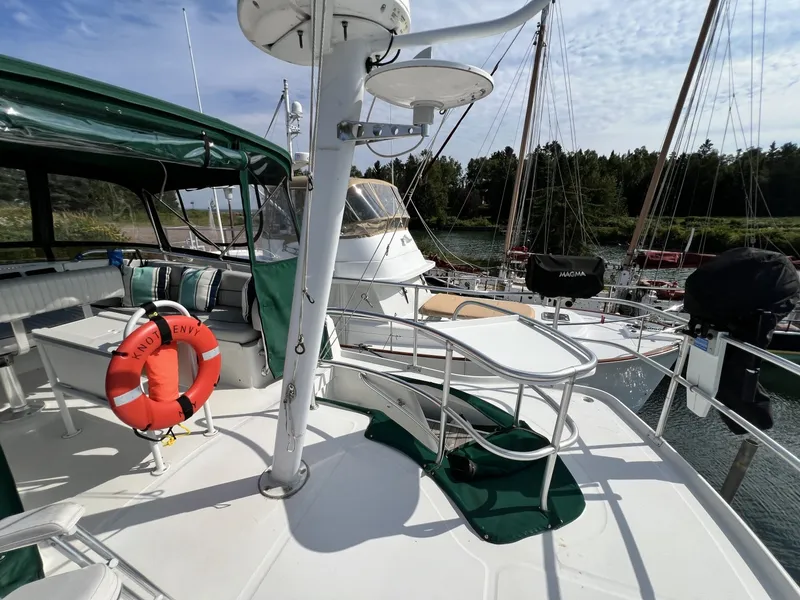 Slide: The Image of Mainship 390 2001 - 7532395