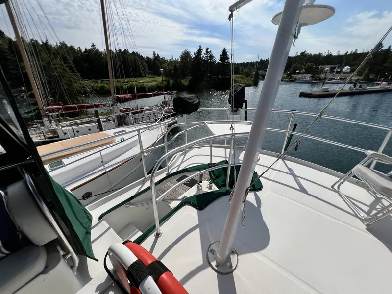Slide: The Image of Mainship 390 2001 - 7532385