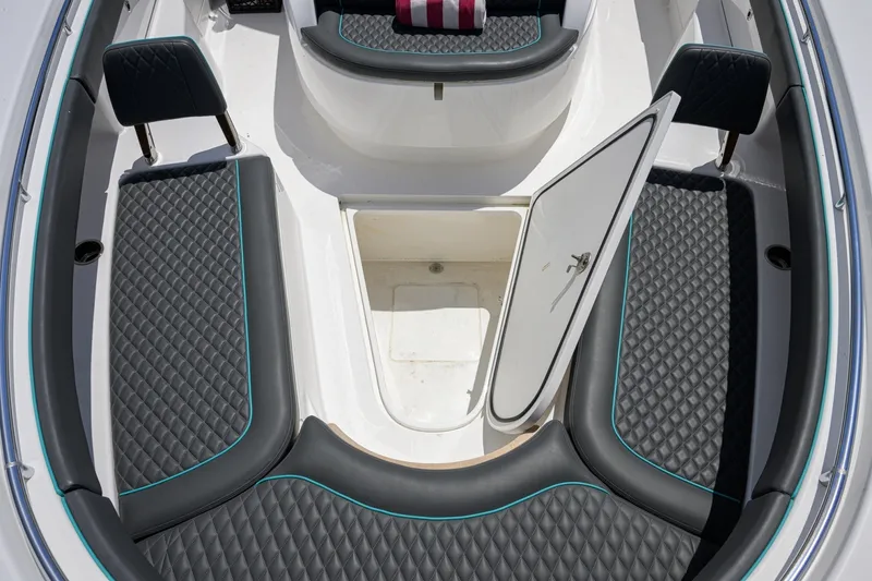 Slide: The Image of Valhalla 46 - Bow 2025 Valhalla 46 Center Console - 7761752