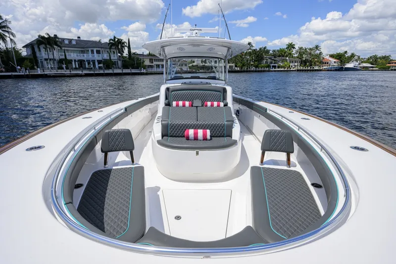 Slide: The Image of Valhalla 46 - Bow 2025 Valhalla 46 Center Console - 7532608