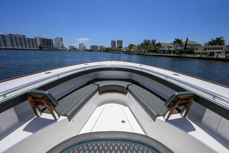 Slide: The Image of Valhalla 46 - Bow 2025 Valhalla 46 Center Console - 7761751