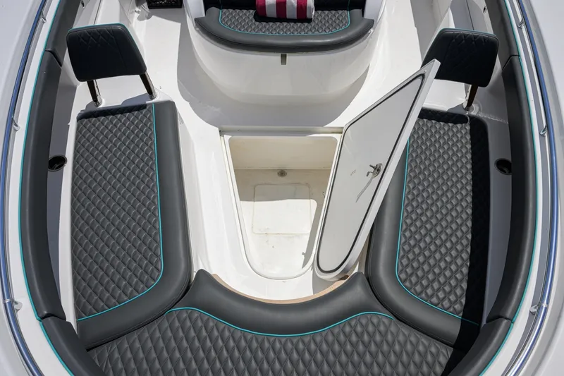 Slide: The Image of Valhalla 46 - Bow 2025 Valhalla 46 Center Console - 7532606