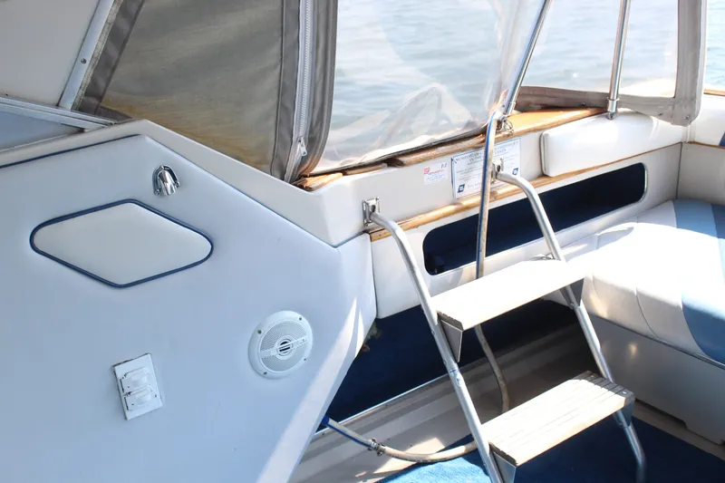 Slide: The Image of Sea Ray 340 Express Cruiser 1988 - 7532575
