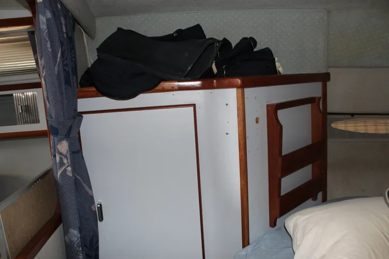 Slide: The Image of Sea Ray 340 Express Cruiser 1988 - 7532551