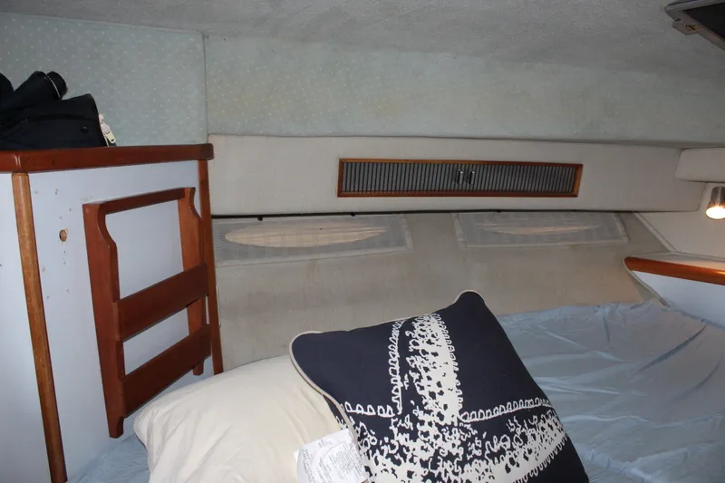 Slide: The Image of Sea Ray 340 Express Cruiser 1988 - 7532550