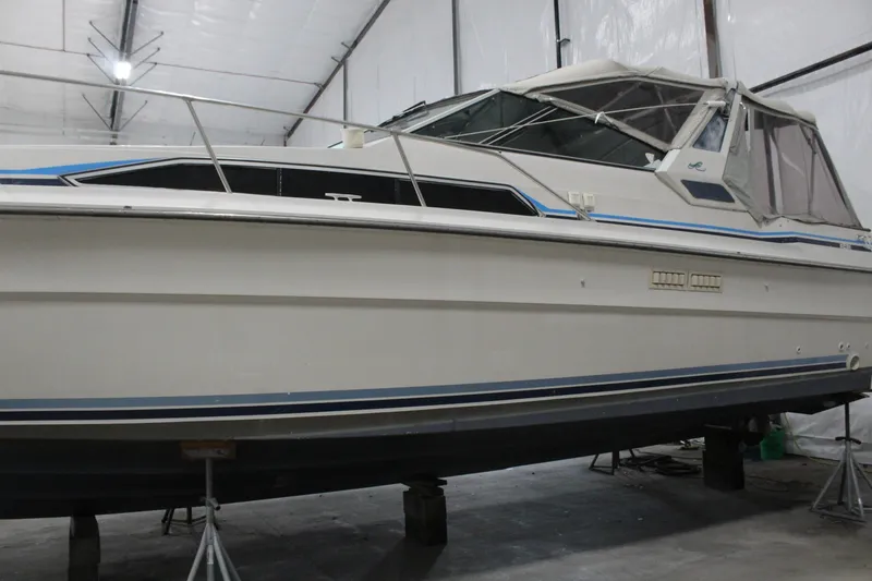 Slide: The Image of Sea Ray 340 Express Cruiser 1988 - 7532540