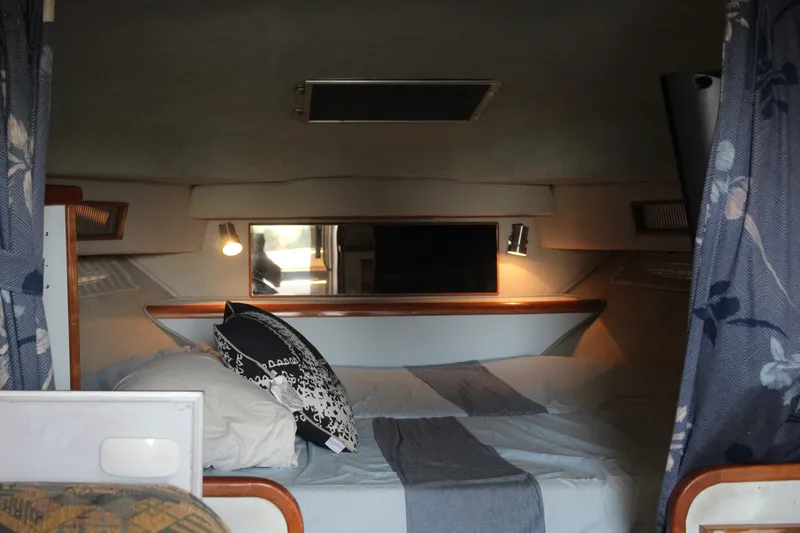 Slide: The Image of Sea Ray 340 Express Cruiser 1988 - 7532547