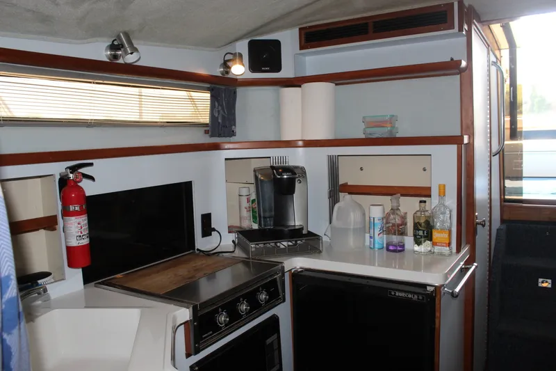 Slide: The Image of Sea Ray 340 Express Cruiser 1988 - 7532553