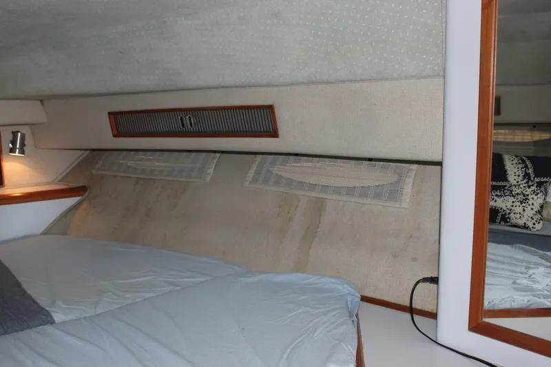 Slide: The Image of Sea Ray 340 Express Cruiser 1988 - 7532549