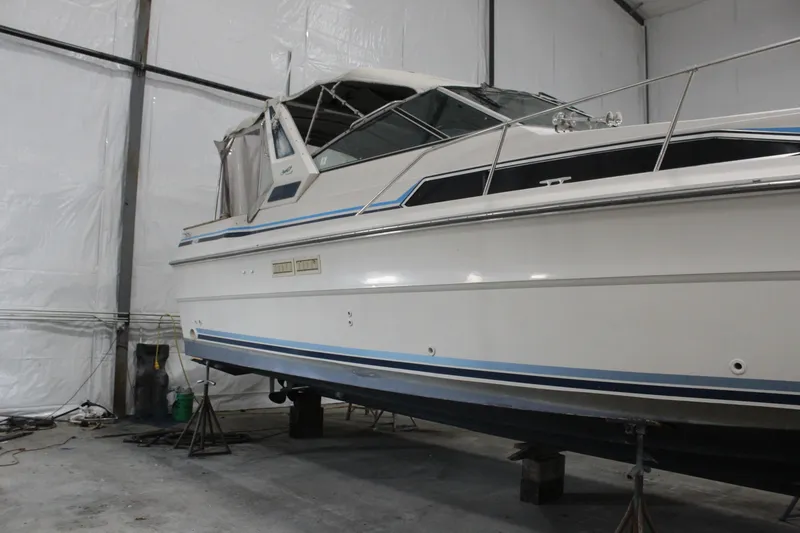 Slide: The Image of Sea Ray 340 Express Cruiser 1988 - 7532537