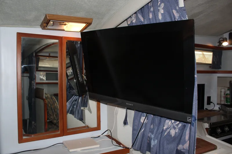 Slide: The Image of Sea Ray 340 Express Cruiser 1988 - 7532552