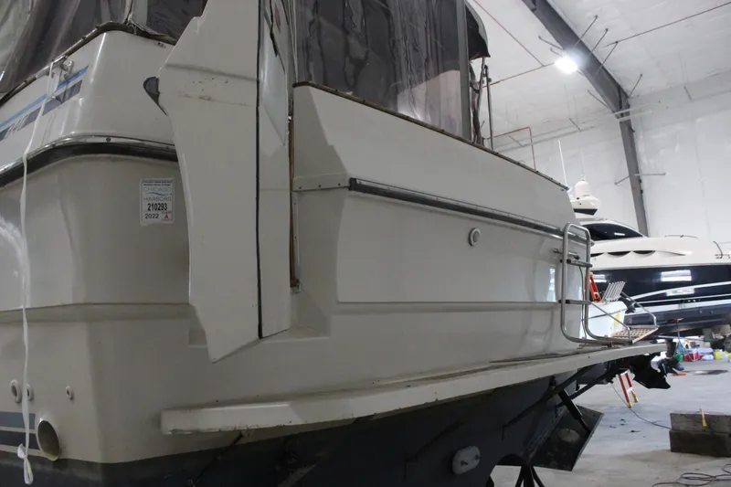 Slide: The Image of Sea Ray 340 Express Cruiser 1988 - 7532542