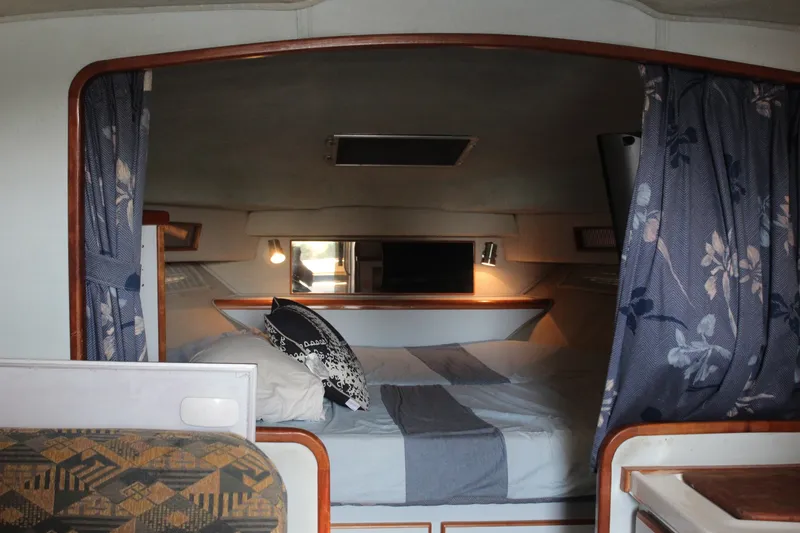 Slide: The Image of Sea Ray 340 Express Cruiser 1988 - 7532546