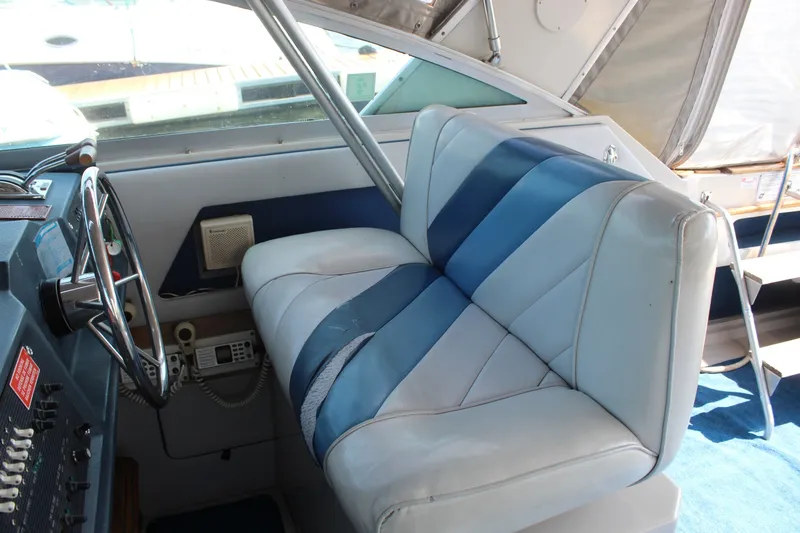 Slide: The Image of Sea Ray 340 Express Cruiser 1988 - 7532572
