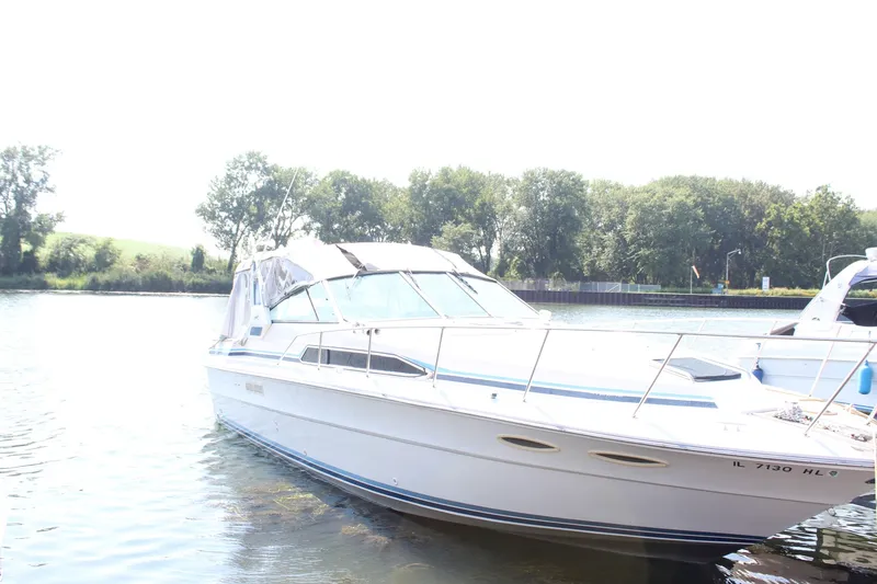 Slide: The Image of Sea Ray 340 Express Cruiser 1988 - 7532568