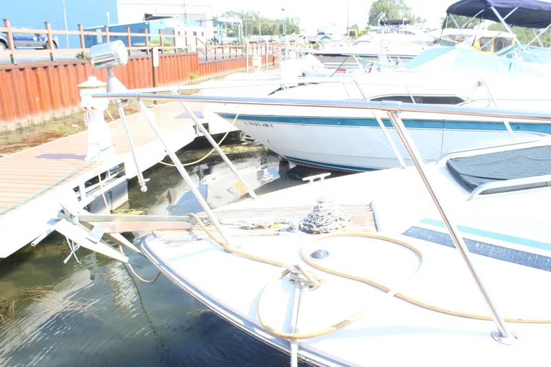 Slide: The Image of Sea Ray 340 Express Cruiser 1988 - 7532570