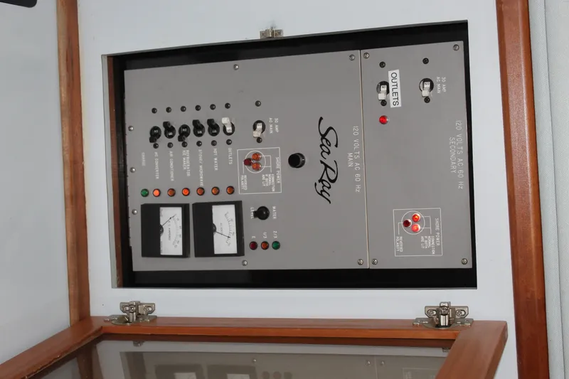 Slide: The Image of Sea Ray 340 Express Cruiser 1988 - 7532557