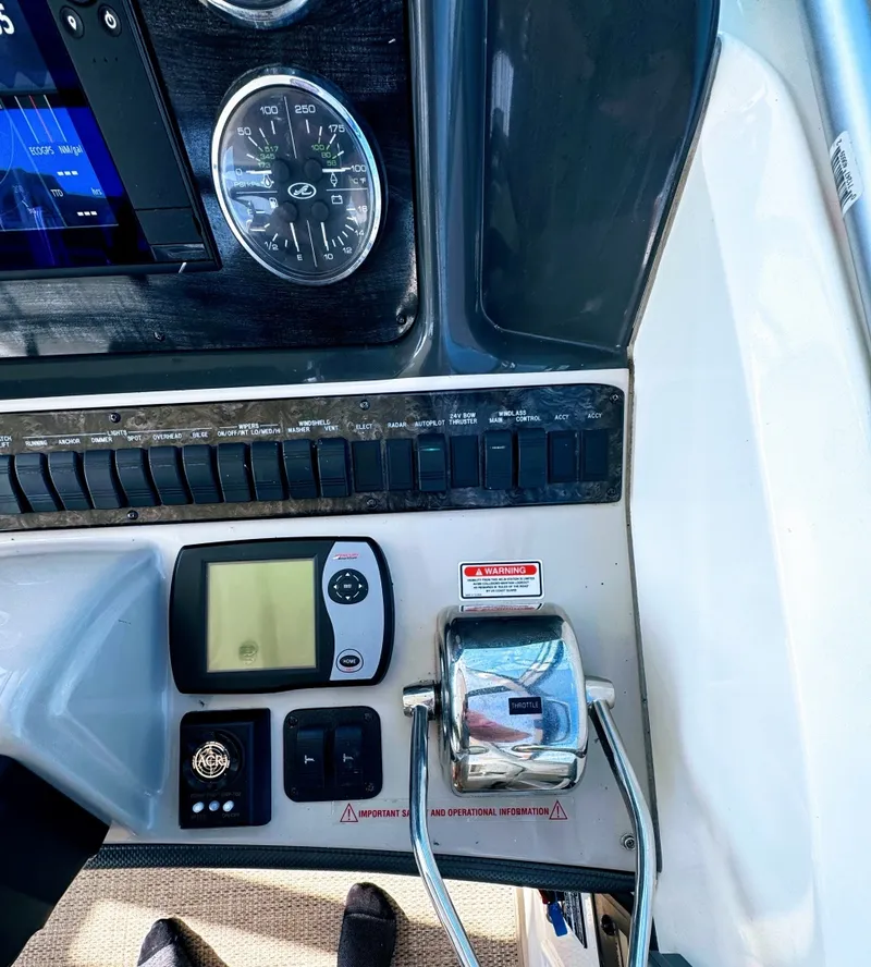 Slide: The Image of Sea Ray 390 Sundancer 2005 - 7533126