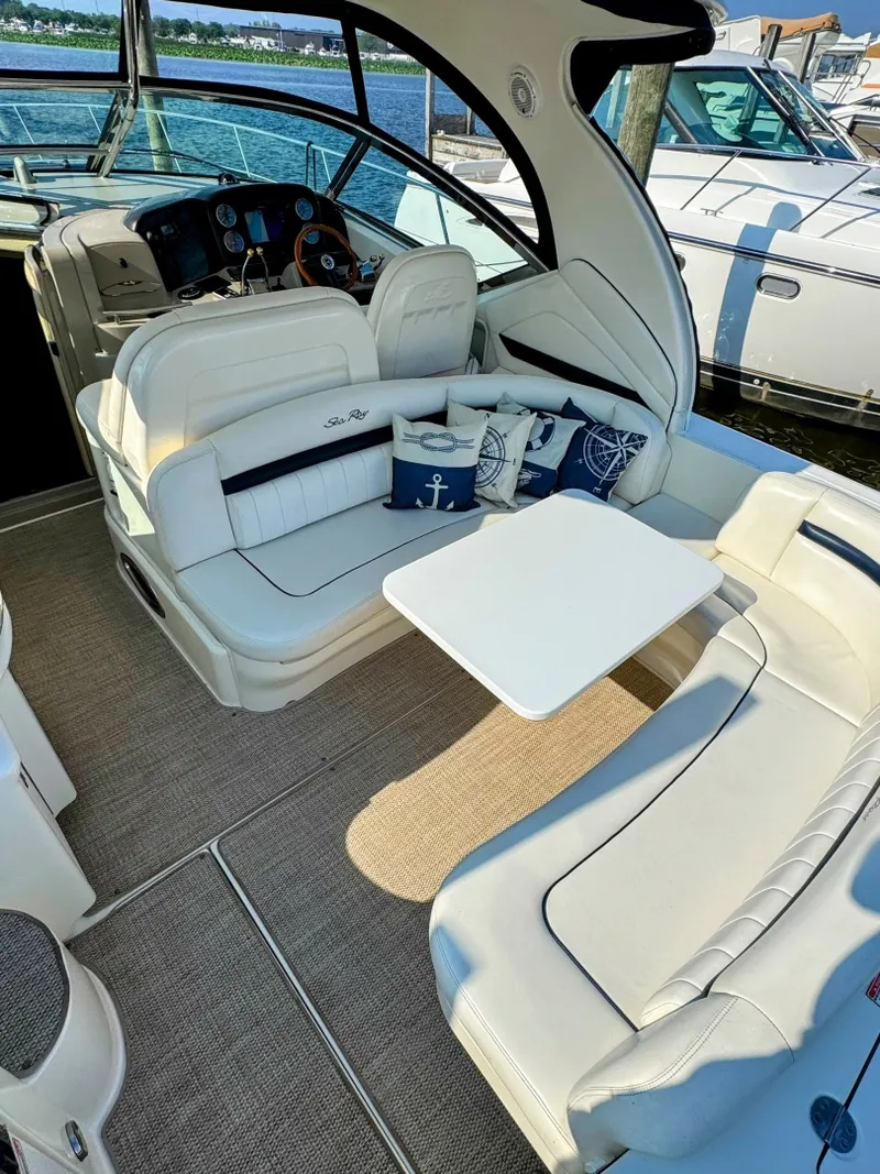 Slide: The Image of Sea Ray 390 Sundancer 2005 - 7533146