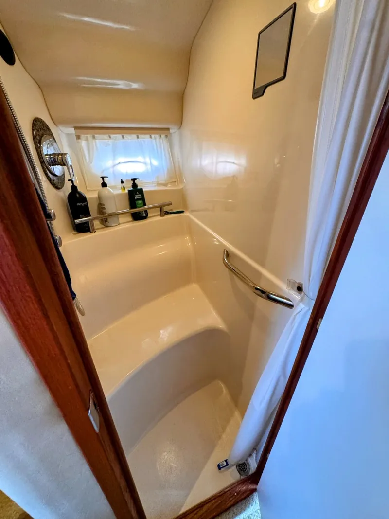 Slide: The Image of Sea Ray 390 Sundancer 2005 - 7533095