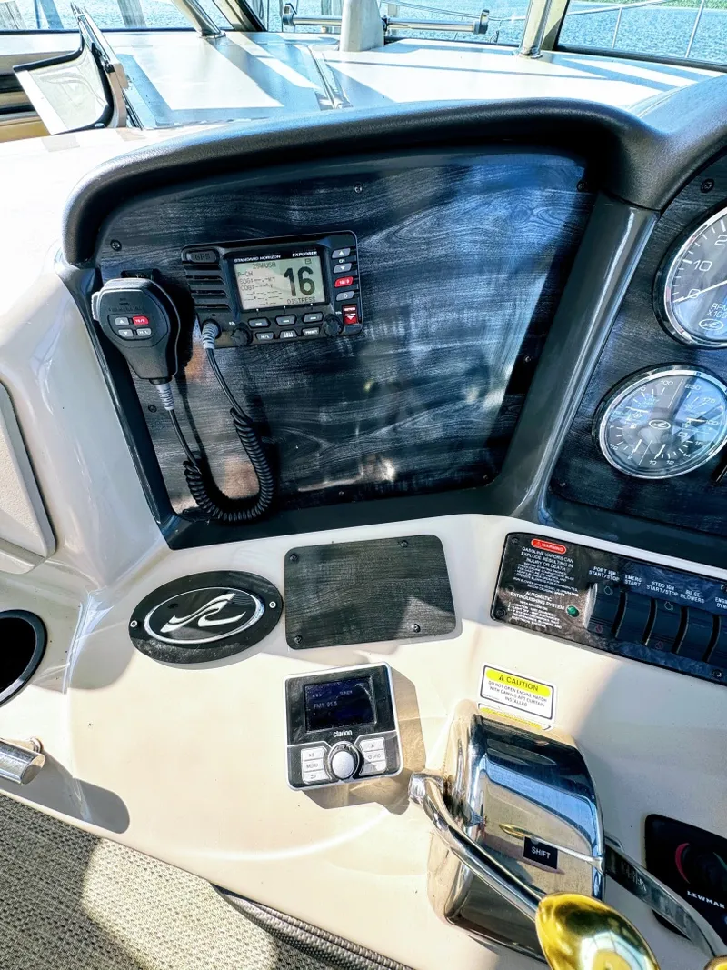 Slide: The Image of Sea Ray 390 Sundancer 2005 - 7533123