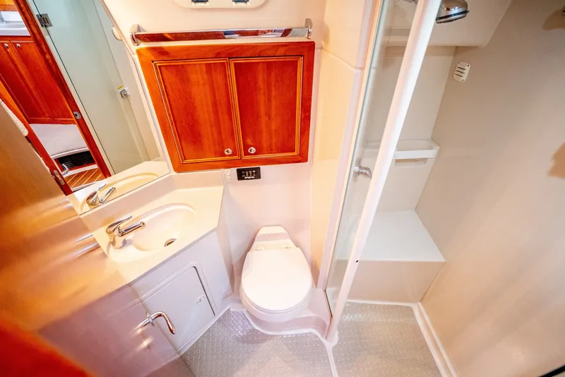 Slide: The Image of Riviera 33 Flybridge 2007 - 7533000
