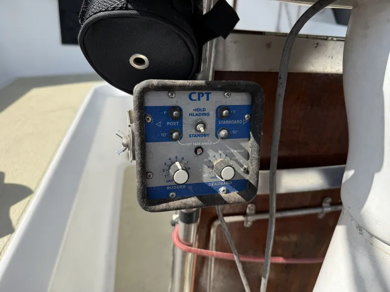 Slide: The Image of Ericson 381 CPT Autopilot - 7533344