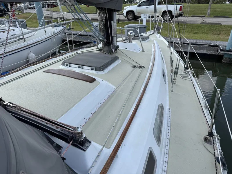 Slide: The Image of Ericson 381 Cabin Top - 7533345