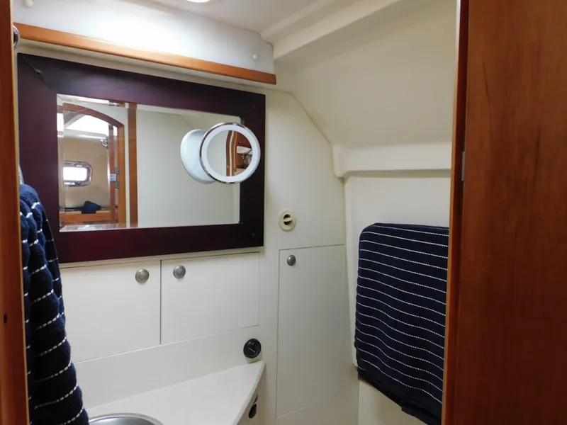 Slide: The Image of Mainship 30 Rum Runner 2004 - 7533225