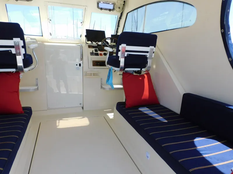 Slide: The Image of Mainship 30 Rum Runner 2004 - 7533218