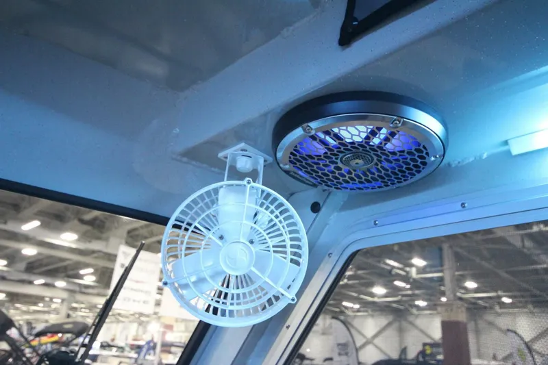 Slide: The Image of Weldcraft 260 Ocean King "Great Lakes Edition" 2027 - 7533397